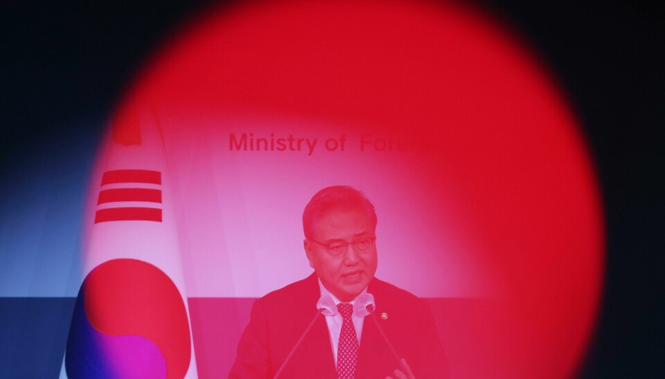 Sør-Koreas utenriksminister Park Jin la mandag fram en plan for hvordan ofre for japansk tvangsarbeid under andre verdenskrig skal kompenseres. Sør-Koreas utenriksminister Park Jin la mandag fram en plan for hvordan ofre for japansk tvangsarbeid under andre verdenskrig skal kompenseres. Foto: Kim Hong-Ji / AP / NTB