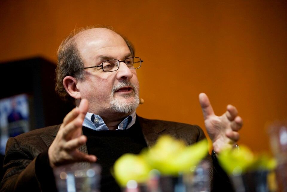 Forfatter Salman Rushdie fotografert under Bokmessen på Norges Varemesse i Lillestrøm i 2008. Rushdie og den avdøde ukrainske forfatteren Victoria Amelina fikk lørdag Den norske Forfatterforenings ytringsfrihetspris 2023. Forfatter Salman Rushdie på Bokmessen på Norges Varemesse på Lillestrøm i 2008.Foto: Kyrre Lien / NTB