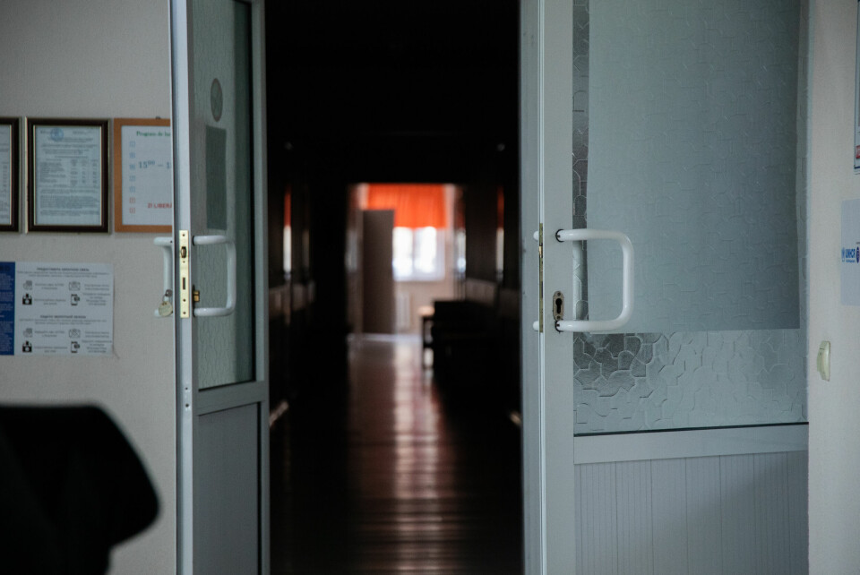 Det bor ca 300 familier på Moldovas største flyktningmottak. Likevel ble Plan Norges generalsekretær slått av hvor stille det var her. – Det understreker alvoret i situasjonen, sier hun. Det bor ca 300 familier på Moldovas største flyktningmottak. Likevel ble Plan Norges generalsekretær slått av hvor stille det var her. – Det understreker alvoret i situasjonen, sier hun.