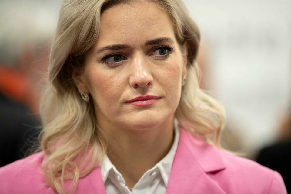 Omdømmeekspert Øivind Hagen sier Emilie Enger Mehls TikTok-video kan slå positivt ut på velgersiden. TELEFONTRØBBEL: Hva fikk justis- og beredskapsminister Emilie Enger Mehl kritikk for å ha på telefonen sin? Foto: Hanna Johre / NTB