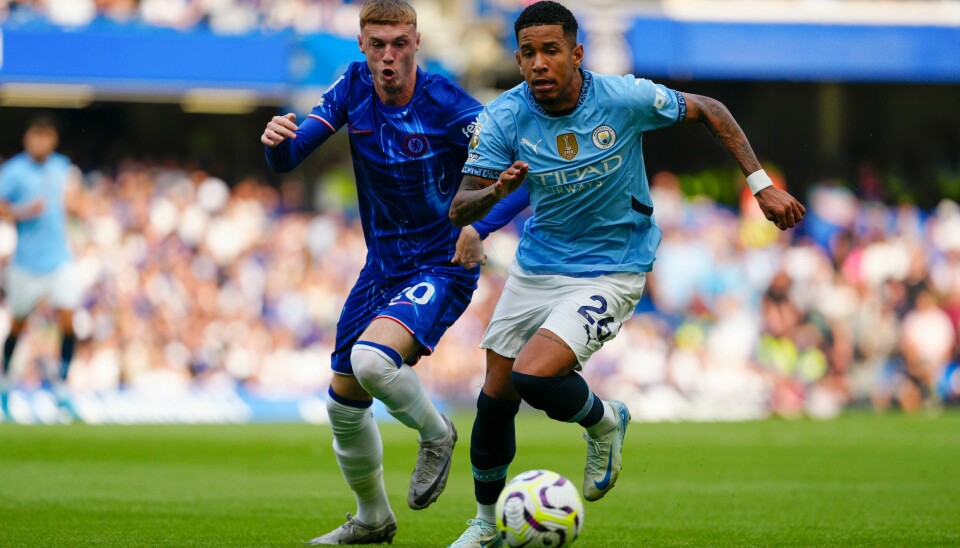 Cole Palmer (til venstre) er kåret til årets unge spiller i Premier League. Her fra åpningstapet i årets sesong. Cole Palmer (til venstre) er kåret til årets unge spiller i Premier League. Foto: Dave Shopland / AP / NTB