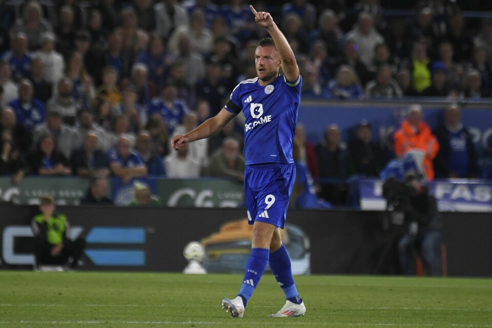 Jamie Vardy var tilbake på Premier League-gress mandag og gjorde det han kan best – score mål. Jamie Vardy var tilbake på Premier League-gress mandag og gjorde det han kan best – score mål. Foto: Rui Vieira / AP / NTB