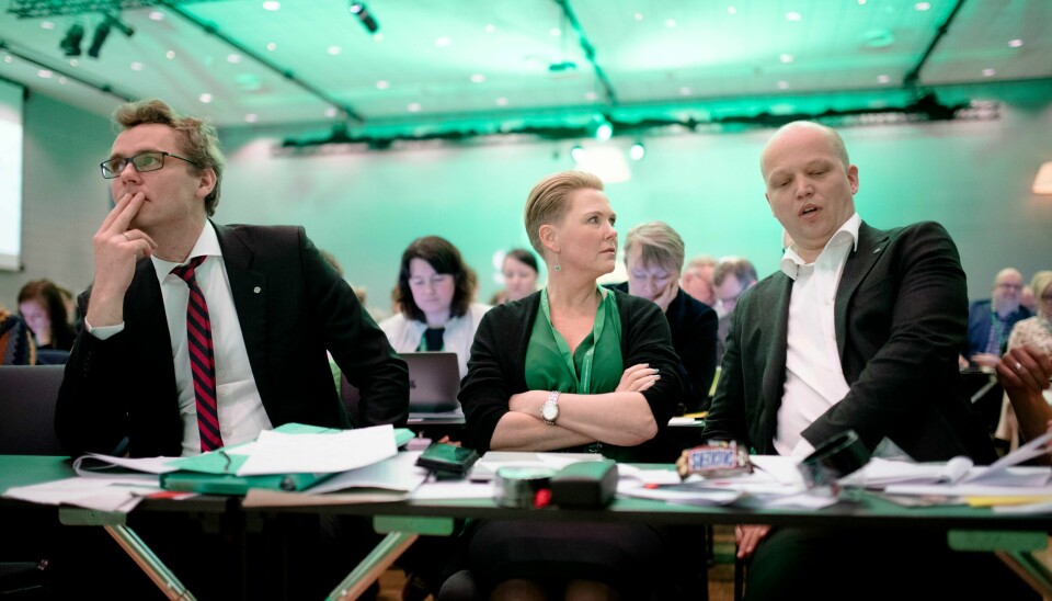 På Senterpartiets landsmøte vil denne trioen etter alle solemerker bli gjenvalgt – helt uten bråk. Fra venstre 1. nestleder Ola Borten Moe, 2. nestleder Anne Beathe Kristiansen Tvinnereim og partileder Trygve Slagsvold Vedum. Senterpartiets sentralstyre, med ledertrioen Ola Borten Moe, Anne Beathe Kristiansen Tvinnereim og Trygve Slagsvold Vedum i spissen, vil utrede abortnemndenes navn og praksis. Foto: Ole Martin Wold/NTB