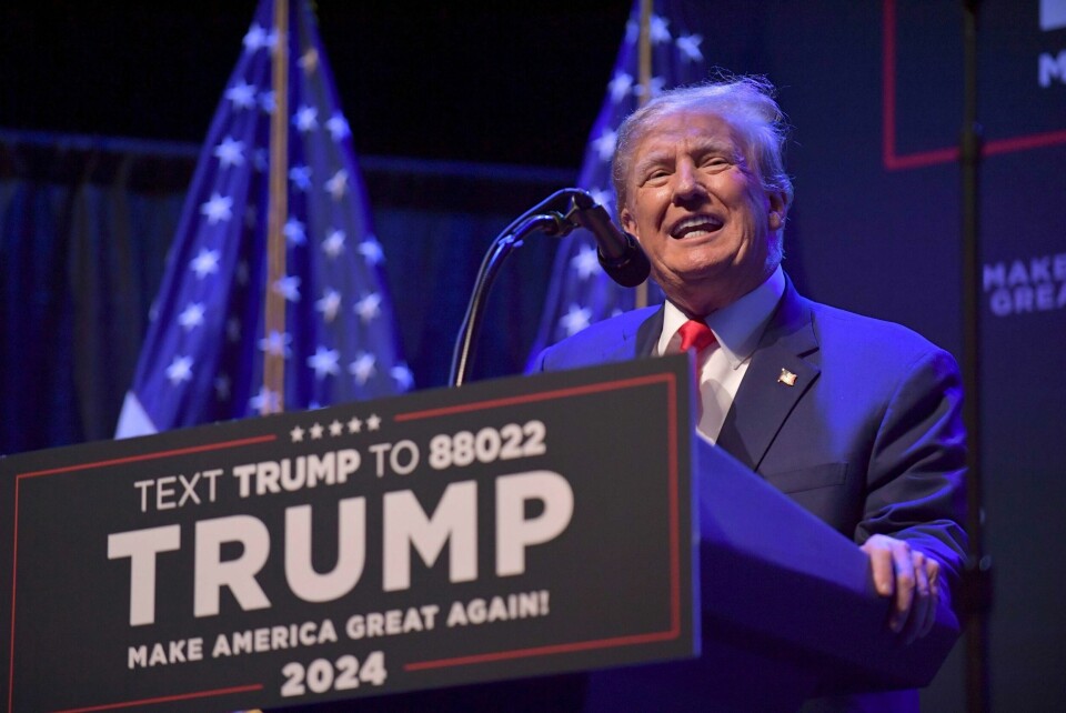 Tidligere president Donald Trump oppfordrer til protester etter at han mener han vil bli pågrepet tirsdag.