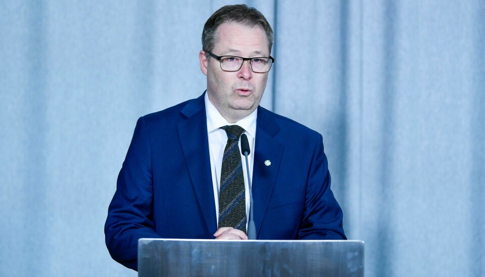 Forsvarsminister Bjørn Arild Gram signerer mandag en rammeavtale som innebærer at Det europeiske forsvarsbyrået (EDA) kan anskaffe ammunisjon til Ukraina på vegne av signaturlandene. Forsvarsminister Bjørn Arild Gram signerer mandag en rammeavtale som innebærer at Det europeiske forsvarsbyrået (EDA) kan anskaffe ammunisjon til Ukraina på vegne av signaturlandene. Foto: Rodrigo Freitas / NTB