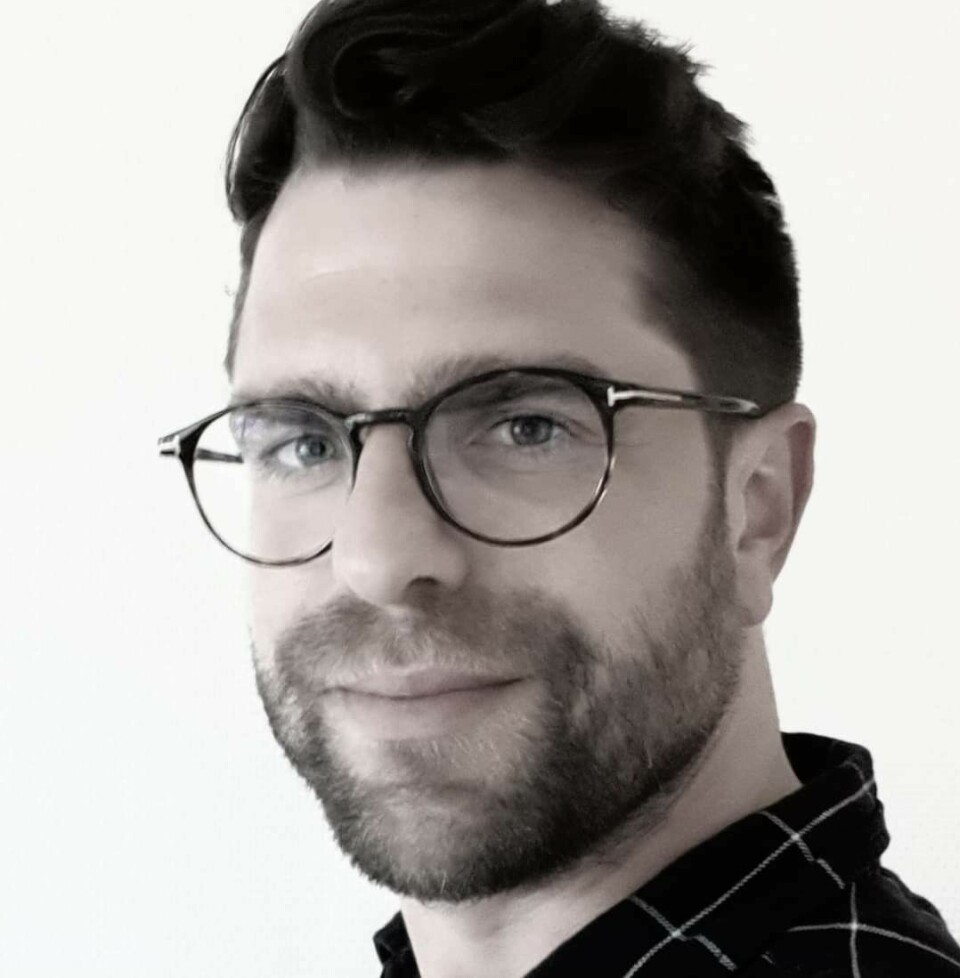 Joachim Agerup Løkkevik er forfatter, tidligere masterstudent i kultur- og samfunnspsykologi, og medlem av Arbeiderpartiets Homonettverk. Joachim Agerup Løkkevik er forfatter, tidligere masterstudent i kultur- og samfunnspsykologi, og medlem av Arbeiderpartiets Homonettverk.