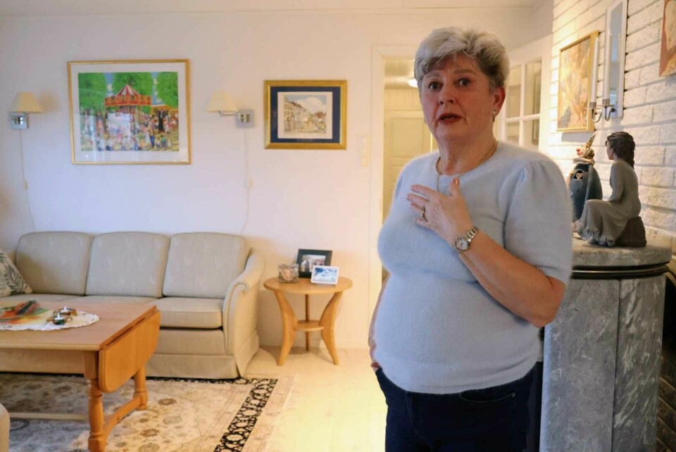Brith Karin gjør det meste i huset. I tillegg får hun hjelp fra familiemedlemmer til de tyngste oppgavene. Brith Karin Grane