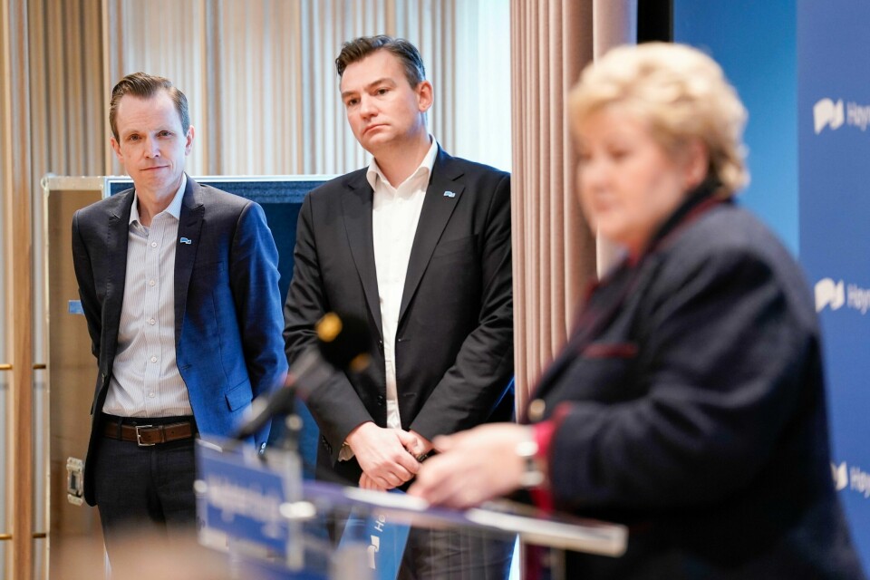 Høyres generalsekretær Tom Erlend Skaug (til venstre), nestleder Henrik Asheim og partileder Erna Solberg på pressetreffet før helgens landsmøte. Høyres generalsekretær Tom Erlend Skaug (til venstre), nestleder Henrik Asheim og partileder Erna Solberg på pressetreffet før helgens landsmøte. Foto: Stian Lysberg Solum / NTB