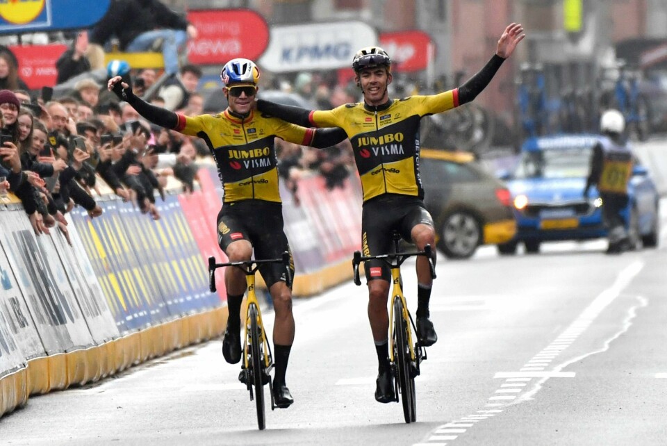 Christophe Laporte og Wout Van Aert kom sammen over målstreken i Gent-Wevelgem. Christophe Laporte og Wout Van Aert kom sammen over målstreken i Gent-Wevelgem. Foto: AP Photo / Geert Vanden Wijngaert / NTB