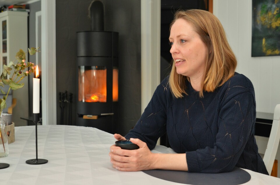 – I åtte måneder kranglet jeg for å få veiledning her i hjemmet. Vi fikk seks timer, og det var det, forteller mamma Linda Pettersen Myhre. Linda Pettersen Myhre Lukra veiledning