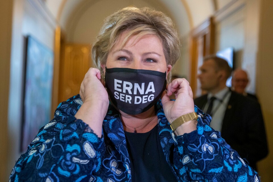 Tidligere statsminister Erna Solberg (H) valgte en annen strategi enn svenskene under pandemien. Vil det koste oss dyrt? Tidligere statsminister Erna Solberg (H) valgte en annen strategi enn svenskene under pandemien. Vil det koste oss dyrt?