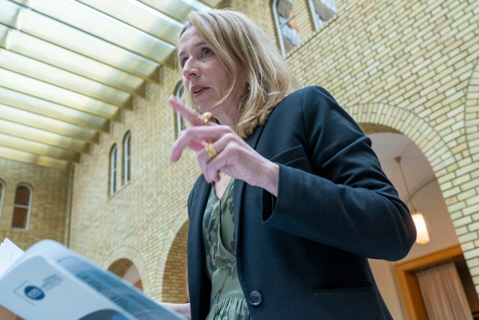 Leder for Stortingets kontrollutvalg for etterretning, overvåking og sikkerhetstjenestene (EOS-utvalget) Astri Aas-Hansen. EOS-utvalgets leder Astri Aas-Hansen overleverte onsdag årsmeldingen til Stortinget. EOS-utvalget kritiserer PST for å ha registrert seks personer uten grunnlag. Foto: Heiko Junge / NTB