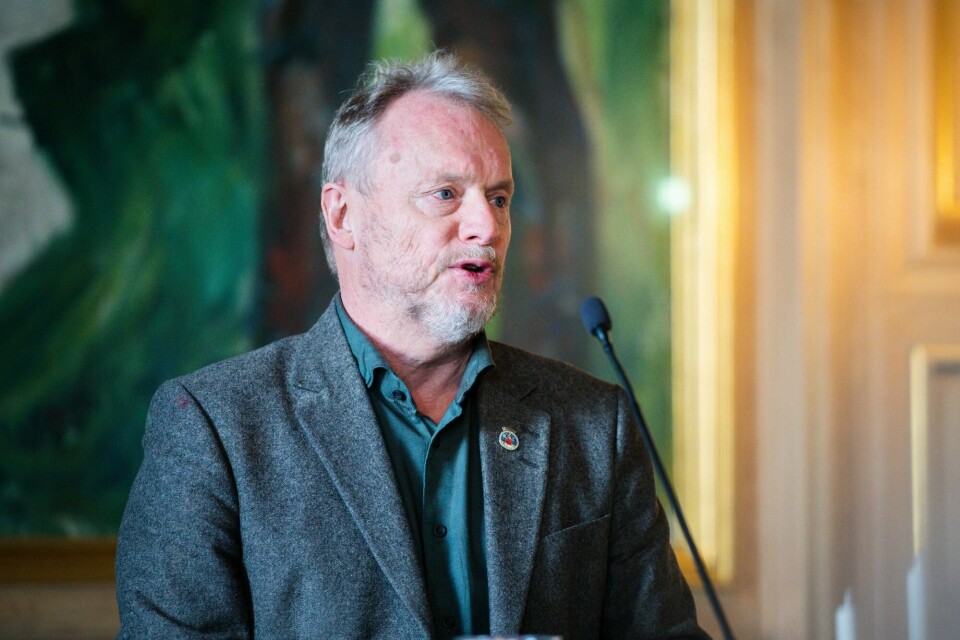 Raymond Johansen (Ap), byrådsleder i Oslo, åpner for å myke opp arbeidslinja. Det er betimelig, skriver Dagsavisen på lederplass. Raymond Johansen (Ap), byrådsleder i Oslo, åpner for å myke opp arbeidslinja. Det er betimelig, skriver Dagsavisen på lederplass.