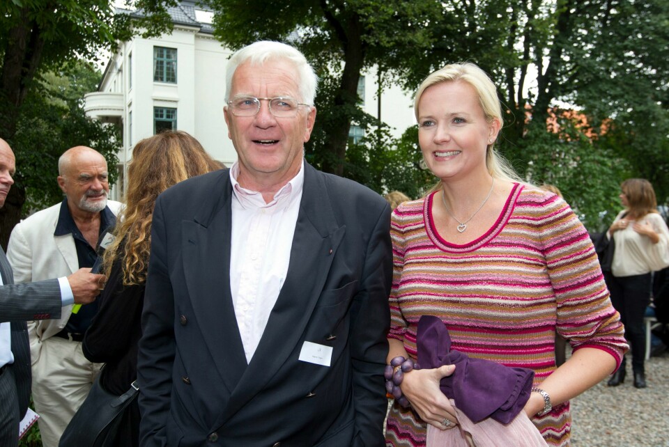 Alenemoren Vibeke Holth kjemper for au pair-ordningen. Trenger man hushjelp, må man betale for det, mener vår kommentator. Til venstre milliardær Trygve Hegnar. .