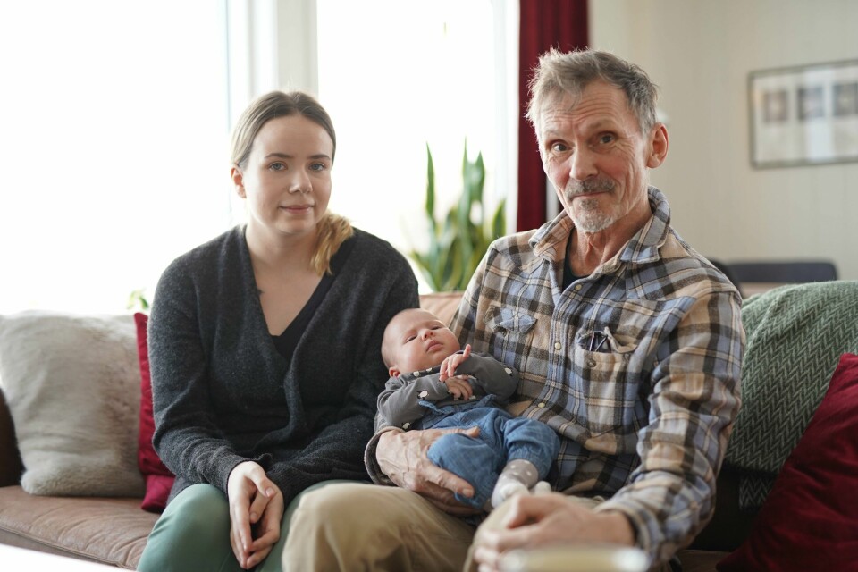 Gunhild Lille (28) og danske Peter Digens (67) har valgt hverandre. I tillegg har de fått datteren Alma (to måneder). Gunhild Lille (28) og danske Peter Digens (67) har valgt hverandre. I tillegg har de fått datteren Alma (to måneder).
