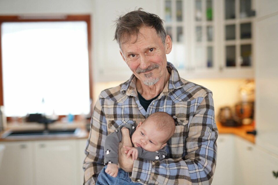 Peter Digens (67) med sin datter Alma. Peter Digens (67) med sin datter Alma.