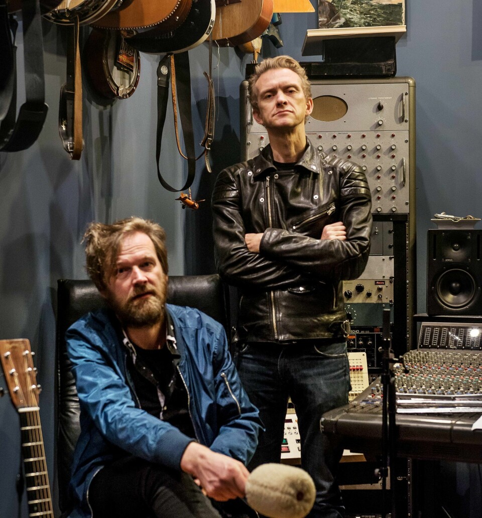 Erland Dahlen og Geir Sundstøl er to av landets mest studio- og scenevante musikere. Nå er det deres egen musikk som står i sentrum. FOTO: FRØYDIS FALCH URBYE