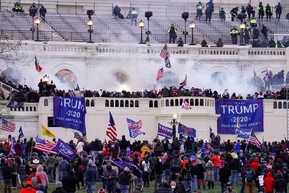 Donald Trump-tilhengere stormet Kongressen 6. januar 2021. Donald Trump-tilhengere stormet Kongressen 6. januar 2021. Foto: John Minchillo / AP / NTB