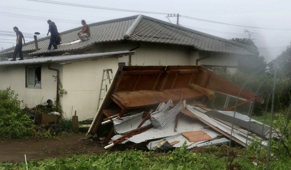 Tyfonen Shanshan nærmer seg Japan og har alt krevd menneskeliv. Dette bildet er fra Miyazaki-området vest i Japan. Tyfonen Shanshan nærmer seg Japan og har alt krevd menneskeliv. Dette bildet er fra Miyazaki-området vest i Japan. Foto: Kyodo News / AP / NTB