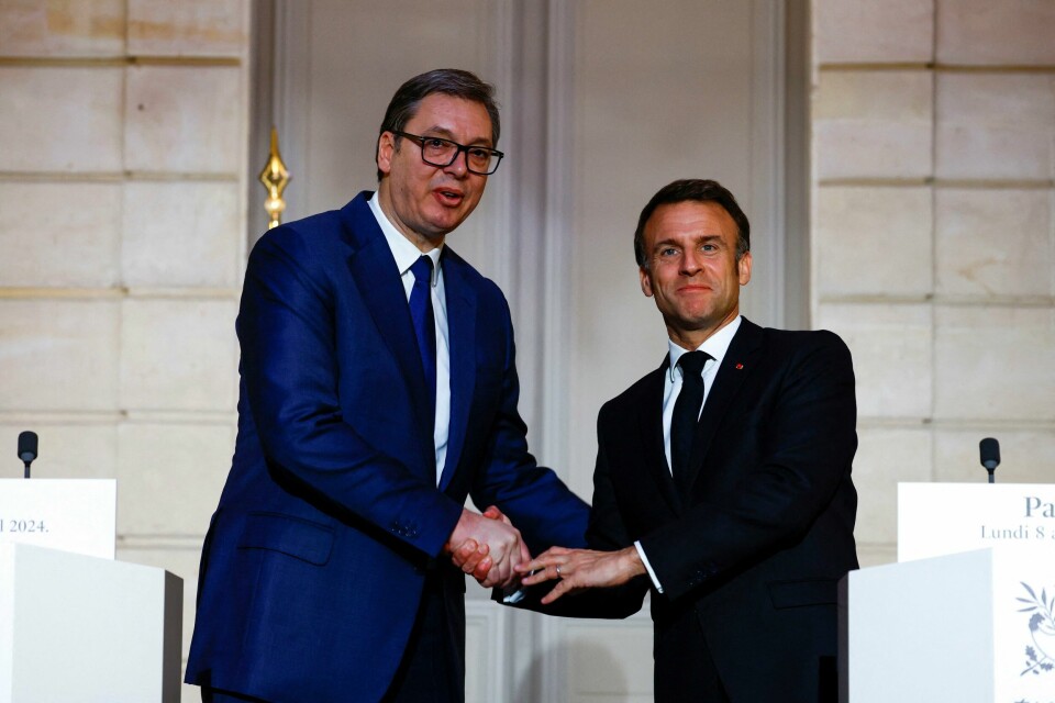 Serbia vil inngå kontrakt om kjøp av franske kampfly av typen Rafale når president Emmanuel Macron (t.h.) denne uka besøker Beograd, opplyser president Aleksandar Vucic (t.v.). I april møttes de to i Paris. Serbia vil inngå kontrakt om kjøp av franske kampfly av typen Rafale når president Emmanuel Macron (t.h.) denne uka besøker Beograd, opplyser president Aleksandar Vucic (t.v.). I april møttes de to i Paris. Foto: AP / NTB