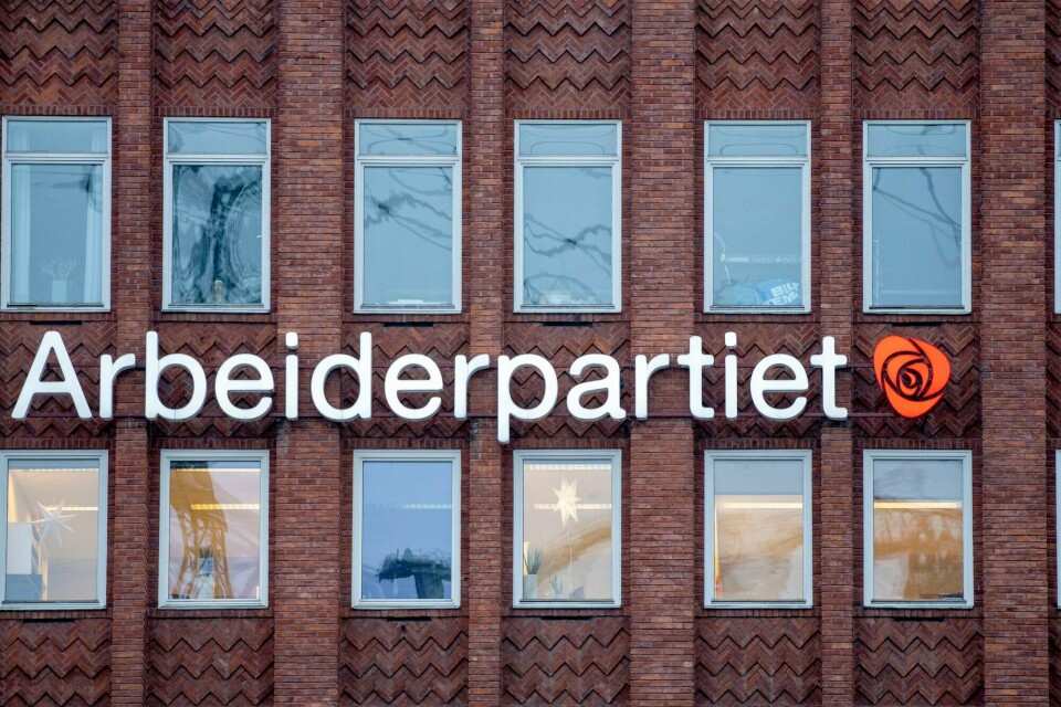 Årets valg kom som et sjokk på Arbeiderpartiet. Men det er bare en ny merkestein langs en lang vei mot undergangen, mener Hans Erik Heier. Arbeiderpartiet sin logo