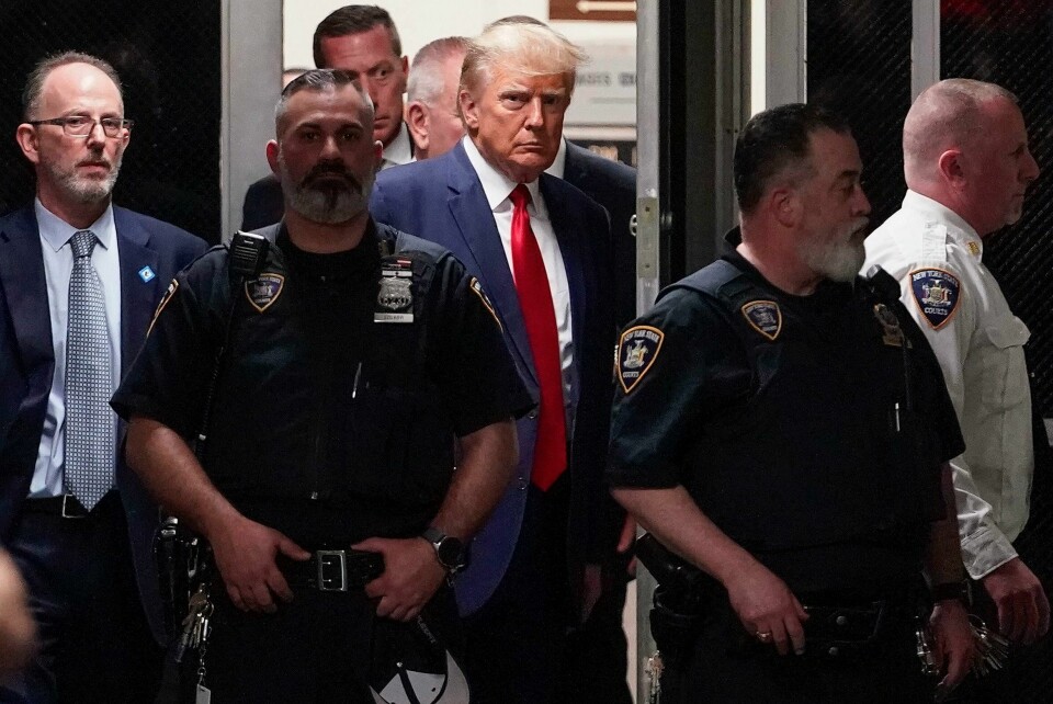 Tirsdag ble det tatt ut tiltale mot tidligere president Donald Trump, og den inneholder 34 punkter. Foto: Mary Altaffer / AP / NTB Tirsdag ble det tatt ut tiltale mot tidligere president Donald Trump, og den inneholder 34 punkter. Foto: Mary Altaffer / AP / NTB