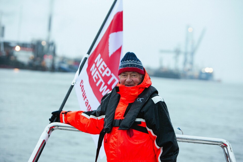 Miljøaktivist Knut Christian Hallan har overvåket Kystverkets prøvemudring ved Borg Havn. Han er ikke fornøyd med det han ser. Miljøaktivist Knut Christian Hallan har tilbragt de siste ukene med å overvåke Kystverkets prøvemudring ved Borg Havn. Han er ikke fornøyd med det han ser.