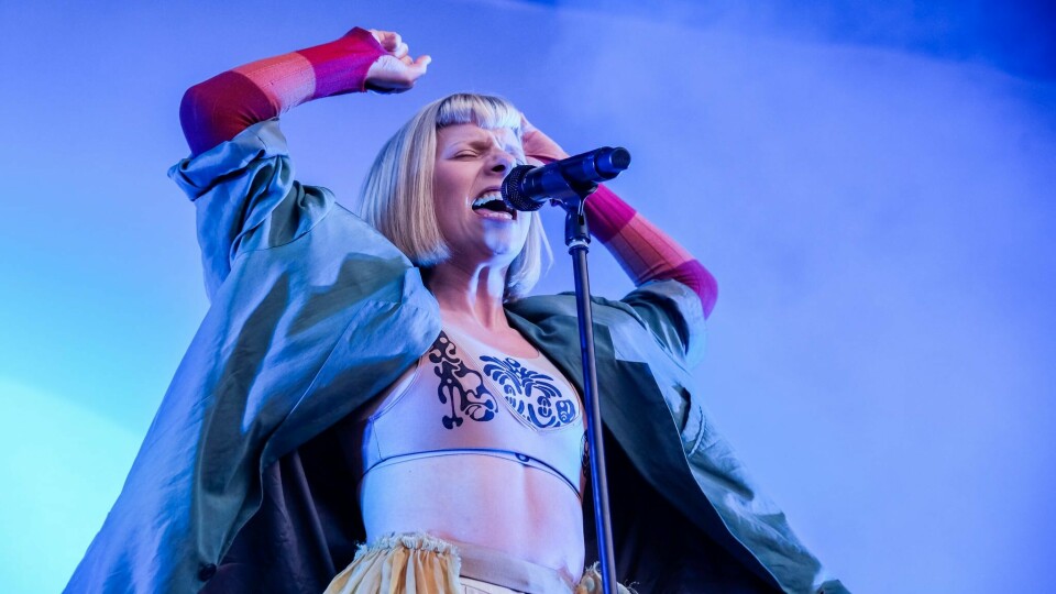 Aurora på Kongsberg Jazzfestival. Hun spiller også på Parken i Bodø og Pstereo i Trondheim. Aurora Aksnes