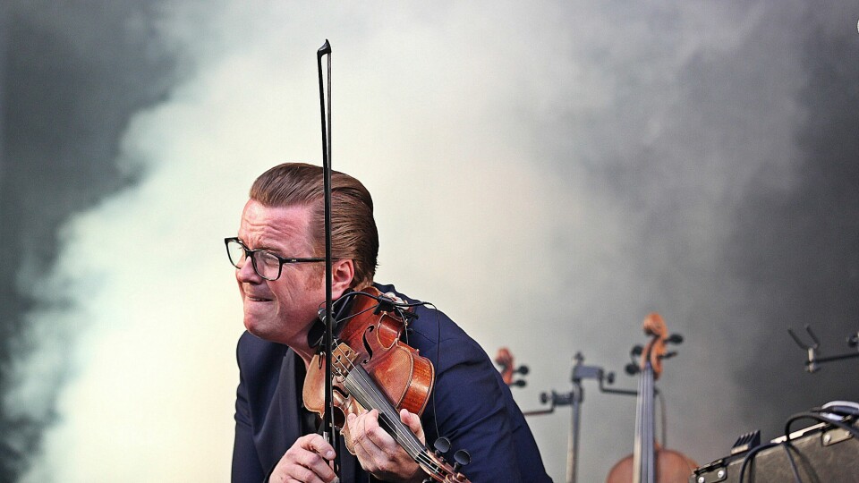 Ola Kvernberg i spissen for sitt Steamdome-prosjekt kommer til Ravnedalen. Ola Kvernberg slik han framstår i spissen for sitt Steamdime-prosjekt. Nå er han ute med sitt andre album i sammenhengen, «Steamdome II: The Hypogean».