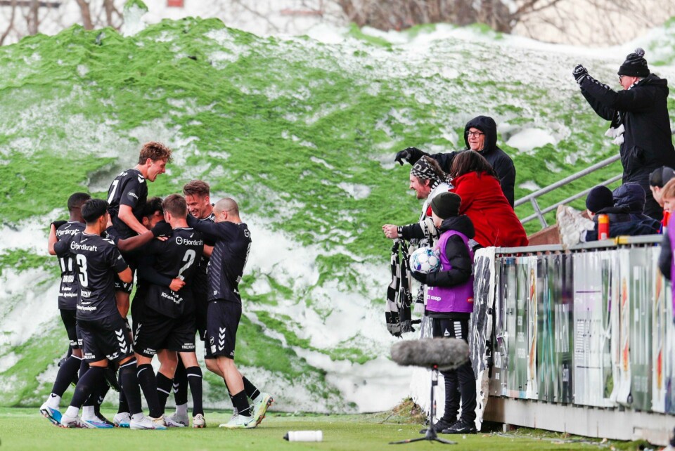 Odd feirer Bork Classønn Bang-Kittilsens scoring mot Tromsø i Eliteserien. Odd feirer Bork Classønn Bang-Kittilsens scoring mot Tromsø i Eliteserien. Foto: Rune Stoltz Bertinussen / NTB