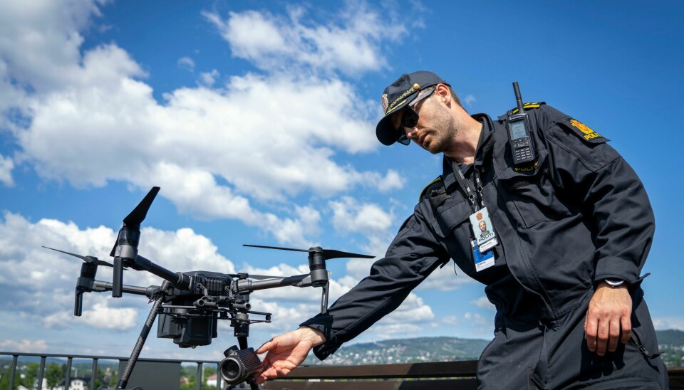 Prosjektleder for droner i politiet, Jørgen Lunde Ronge, med en DJI Matrice 210-drone. Prosjektleder for droner i politiet, Jørgen Lunde Ronge, med en DJI Matrice 210-drone. Foto: Heiko Junge / NTB