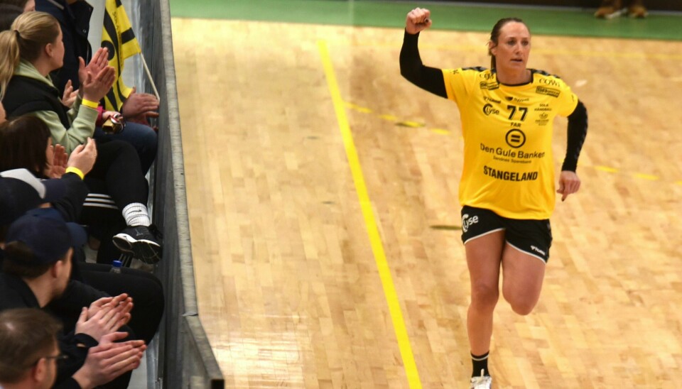 Bare tre uker etter fødsel gjorde Camilla Herrem comeback for Sola i den svært avgjørende serieavslutningen mot Storhamar i Åsenhallen. I kveld er det duket for nok et comeback for landslaget. Camilla Herrem