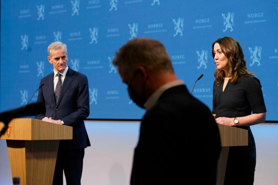 Jonas Gahr Støre fortsetter som leder. Tonje Brenna blir ventelig nestleder. Resten av ledelsenskabalen i Ap er fortsatt i det blå. Jonas Gahr Støre fortsetter som leder. Tonje Brenna blir ventelig nestleder. Resten av ledelsenskabalen i Ap er fortsatt i det blå.