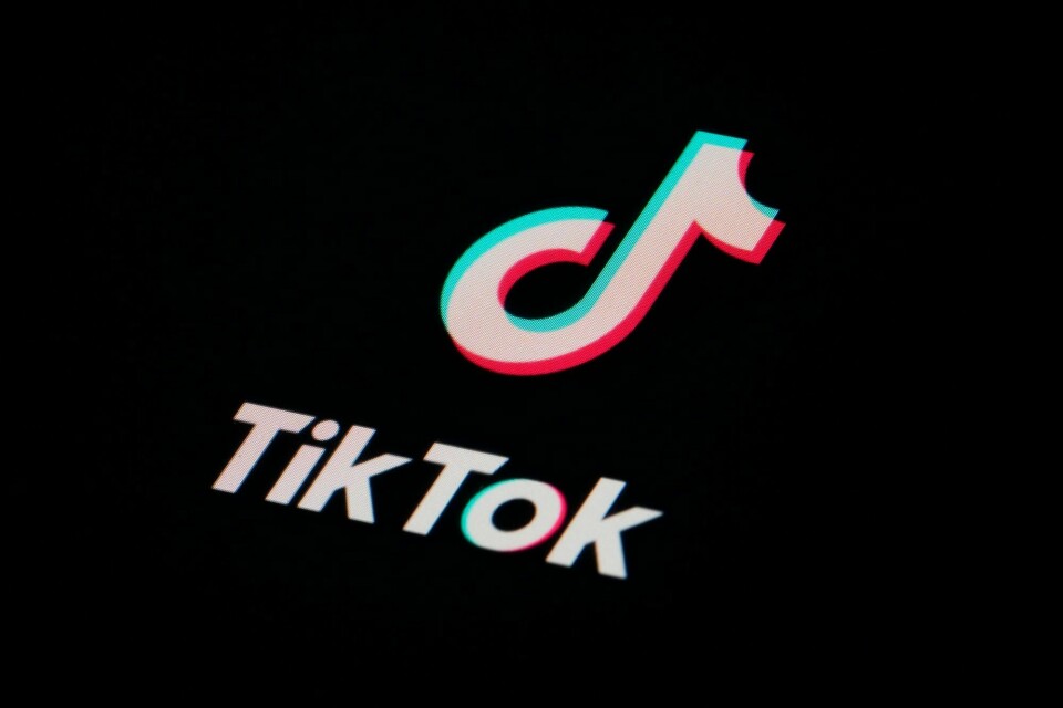 TikTok mener selv at barn under 13 år ikke har noe på plattformen å gjøre. Men NRK lager TikTok-innhold for yngre barn. TikTok mener selv at barn under 13 år ikke har noe på plattformen å gjøre. Men NRK lager TikTok-innhold for yngre barn.