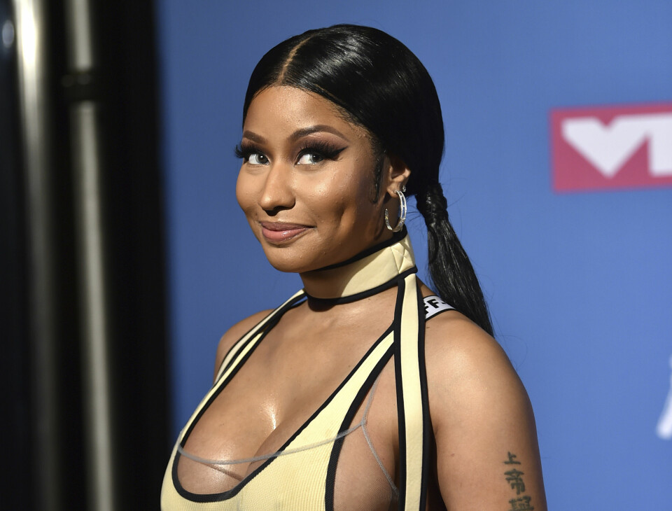 Rapper Nicki Minaj på MTV Video Music Awards i 2018. Foto: Evan Agostini / AP / NTB FILE - Nicki Minaj appears at the MTV Video Music Awards in New York on Aug. 20, 2018. Minaj will receive the Video Vanguard Award at the MTV Awards later this month. Minaj, who has won five MTV trophies for such hits as “Anaconda,” “Chun-Li” and “Hot Girl Summer,” will get the award and perform at the ceremony on Aug. 28 at the Prudential Center in Newark, N.J. (Photo by Evan Agostini/Invision/AP, File)