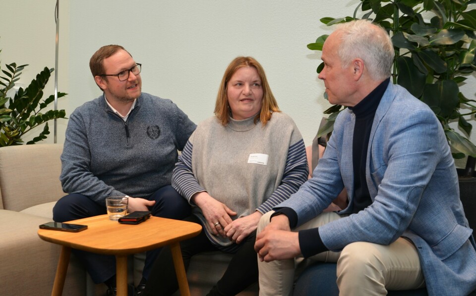 Anniken Nordengen gir gjerne utfordringene rundt tannhelse og kostnader et ansikt. I møte med Stortingspolitikerne Erlend Svardal Bøe (H) og Jan Tore Sanner (H) håper hun på forståelse for problemer mange opplever. Anniken Nordengen gir gjerne utfordringene rundt tannhelse og kostnader et ansikt. I møte med Stortingspolitikerne Erlend Svardal Bøe (H) og Jan Tore Sanner (H) håper hun på forståelse for problemer mange opplever.