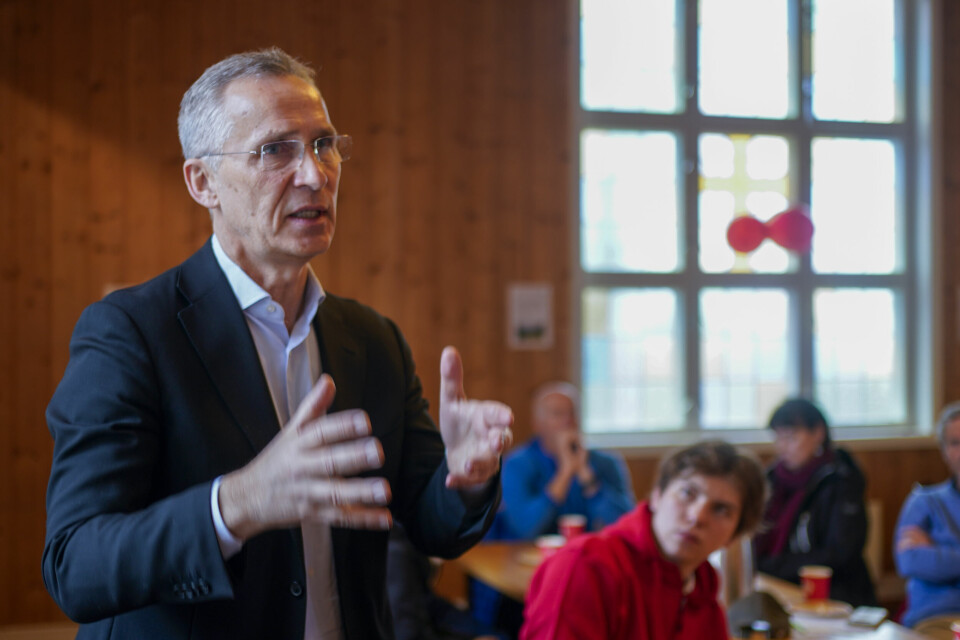 Nato-sjef Jens Stoltenberg feiret første mai sammen med Korsvoll og Tåsen Arbeiderpartilag. Der lovte han å være aktivt medlem når han kommer hjem til høsten. Natosjef Jens Stoltenberg feiret 1. mai sammen med Korsvoll og Tåsen Arbeiderpartilag. Foto: Terje Pedersen / NTB