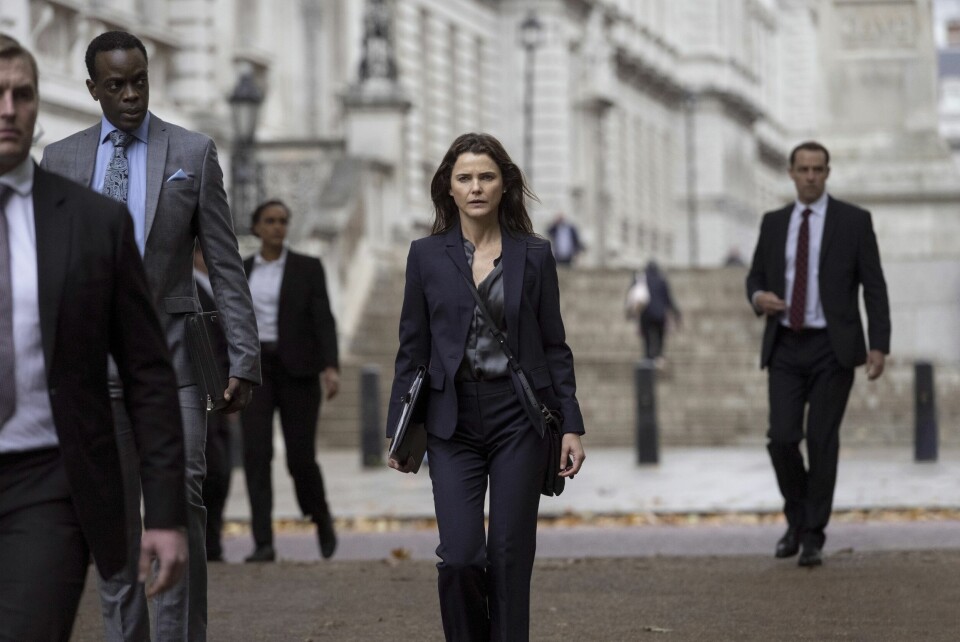 Streiken blant manusforfatterne i Hollywood får konsekvenser for serier som «The Diplomat», som Netflix så seint som 1. mai bestilte en sesong to av fra serieskaper Debora Cahn. «The Diplomat» - veldig underholdende amerikansk drama med politisk snert og plenty overskudd i «The West Wing»-landskapet med Keri Russel i hovedrollen som amerikanernes motvillige ambassadør i London.