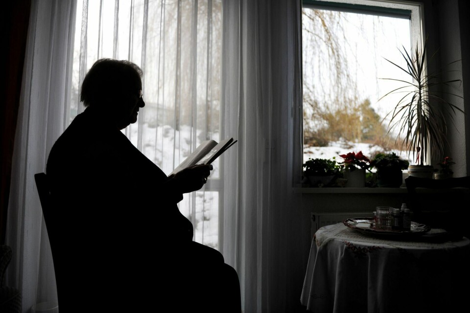 Samtalene de som jobber i eldreomsorgen tar seg tid til, gjør hele forskjellen på en dag som kan synes ensom, skriver Anne Lindboe. Eldreomsorg