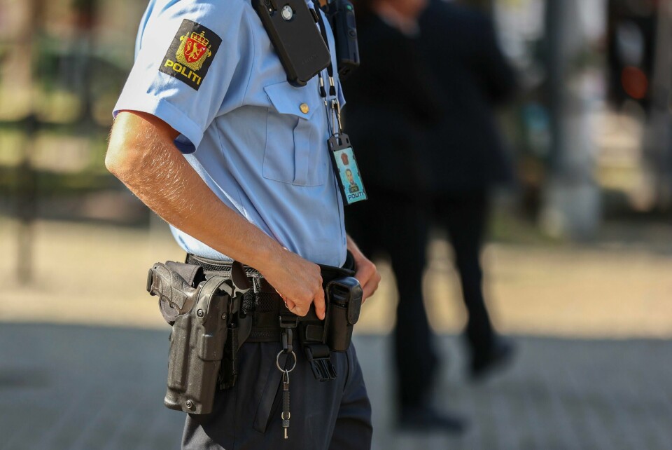 Politiet blir midlertidig bevæpnet på 17. mai. Illustrasjonsfoto. Politiet ble midlertidig bevæpnet i forbindelse med tiårsmarkeringen for 22. juli-angrepet i 2021. Foto: Beate Oma Dahle / NTB