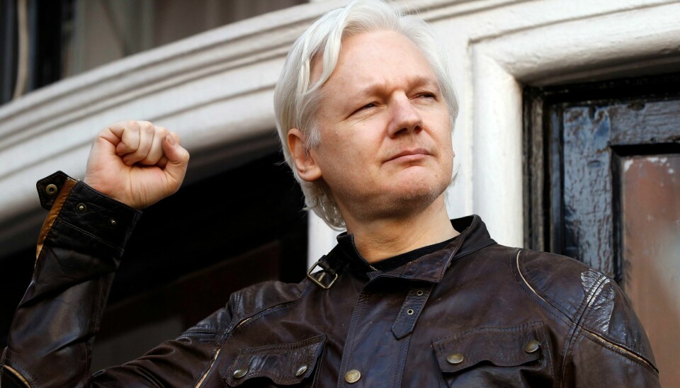 Wikileaks-sjefen Julian Assange må slippe ut av fangenskap, og Norge må bidra til det, mener Dagsavisen. Wikileaks-sjefen Julian Assange må slippe ut av fangenskap, og Norge må bidra til det, mener Dagsavisen.