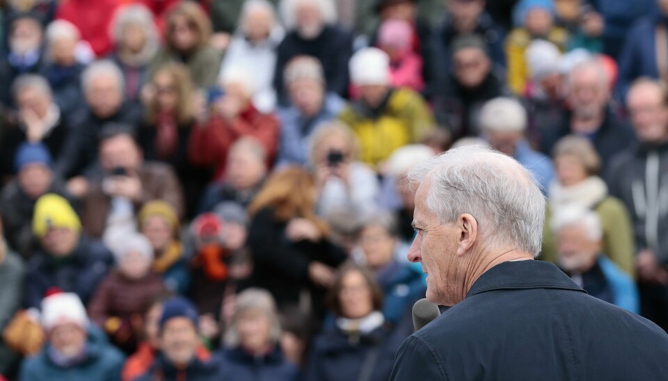 Solidaritet var grunnleggende for arbeiderbevegelsen, men blir mer og mer fraværende i Støres prosjekt, skriver Lan Marie Berg. Her holder Jonas Gahr Støre hovedtalen på Lillehammer 1. mai. .