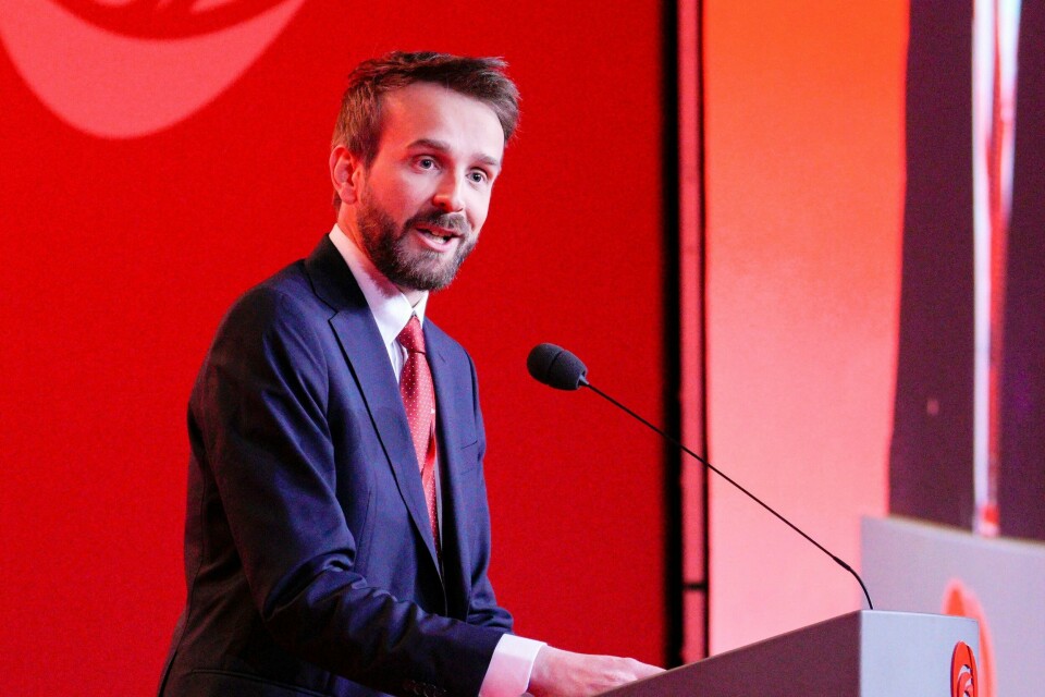 Jan Christian Vestre på talerstolen under Arbeiderpartiet landsmøte i Oslo Kongressenter. Bildet viser Jan Christian Vestre. Han er nærings-minister for Arbeiderpartiet.