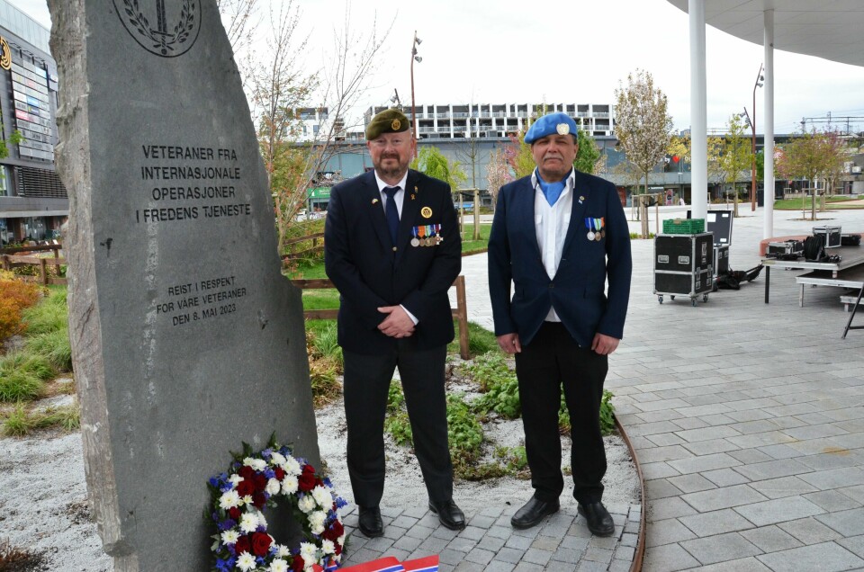 Veteranene Gunnar Schanke og Finn Erik Bøesen tjenestegjorde begge i Libanon og Schanke i Bosnia. De synes ikke det norske offentligheten setter nok pris på bidraget de og 100.000 andre norske kvinner og menn har gjort i internasjonale operasjoner. Her ved bautaen som ble avduket på Ruten under frigjørings- og veterandagen på Ruten i Sandnes mandag ettermiddag. Veteranene Gunnar Schanke og Finn Erik Bøesen tjenestegjorde begge i Libanon og Schanke i Bosnia. De synes ikke det norske offentligheten setter nok pris på bidraget de og 100.000 andre norske kvinner og menn har gjort i internasjonale operasjoner. Her ved bautaen som ble avduket på Ruten under frigjørings- og veterandagen på Ruten i Sandnes mandag ettermiddag.