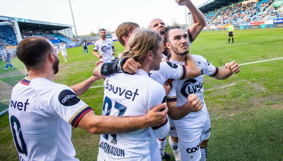 Viking feirer scoring i borteseieren mot Sandefjord. Viking feirer scoring i borteseieren mot Sandefjord. Foto: Trond R. Teigen / NTB