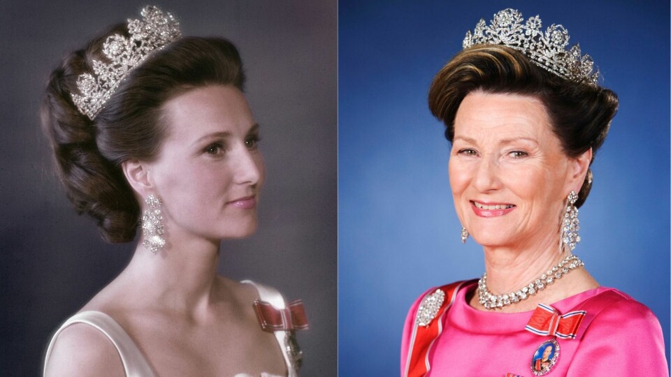Dronning Sonja iført et av de elste diademene i kongefamiliens eie, som lenge har blitt kalt «Désirées diamantdiadem». Bildet t.v er tatt i 1970. Bilder t.h er fra 2007. To bilder ved siden av hverandre. Til venstre er dronning Sonja ung og går i hvit kjole med et diamantdiadem. Til høyre er hun eldre og går i rosa kjole med det samme diademet.