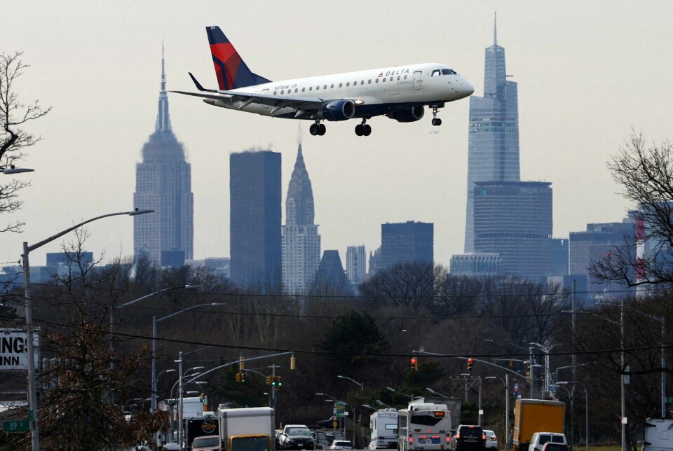 At covid-19 ikke lenger er en nasjonal helsekrise i USA får flere følger, blant annet hos en del innreisende. Her lander et fly ved Laguardia-flyplassen i New York. At covid-19 ikke lenger er en nasjonal helsekrise i USA får flere følger, blant annet hos en del innreisende. Her lander et fly ved Laguardia-flyplassen i New York.