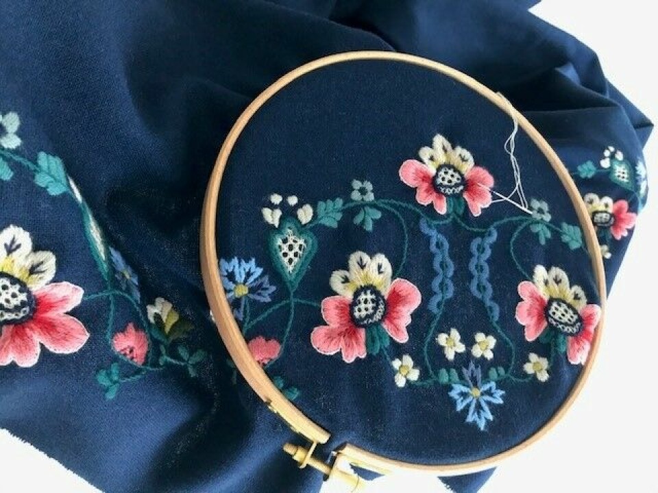 Detalj av broderi på stakk til Bolsøybunad. Detalj av broderi på stakk til Bolsøybunad.