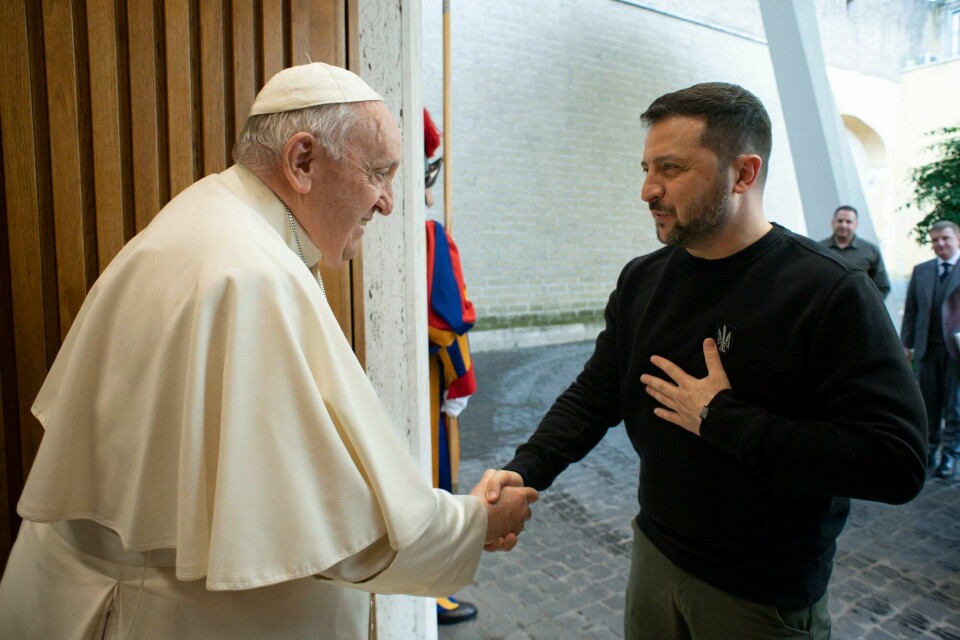 Volodymyr Zelenskyj møtte pave Frans i Vatikanet lørdag. Volodymyr Zelenskyj møtte pave Frans i Vatikanet lørdag.