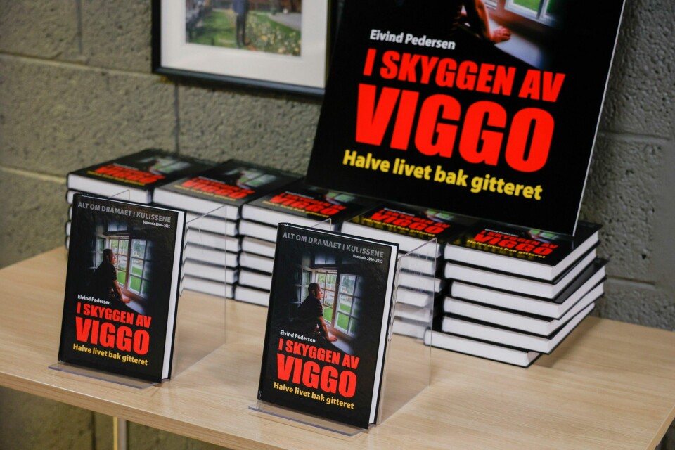 Jeg måtte bruke tid for å sette ord på hva den boka satte i gang av ubehagelige prosesser i meg, skriver barnevernspedagog, Vigdis Hegg, om Eivind Pedersens «I skyggen av Viggo». Fra boklanseringen av Eivind Pedersen sin bok om Baneheiasaken 'I skyggen av Viggo'